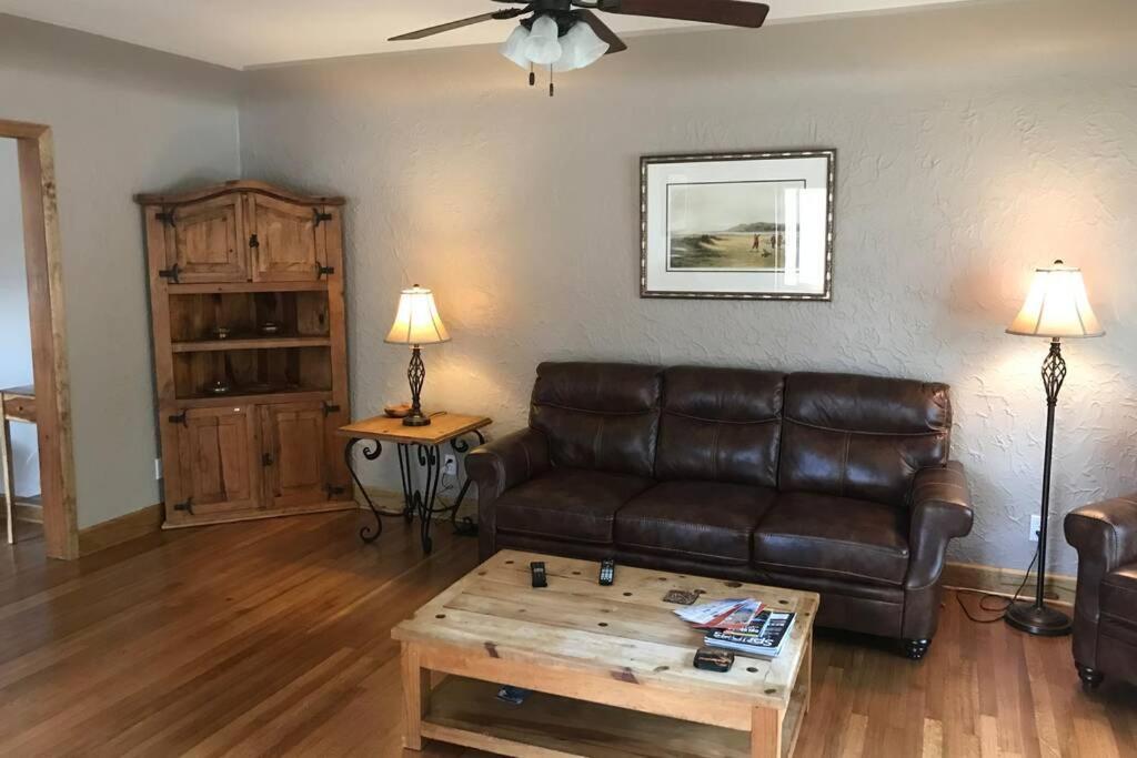 קולורדו ספרינגס Charming Remodeled Golf Course Area Home מראה חיצוני תמונה
